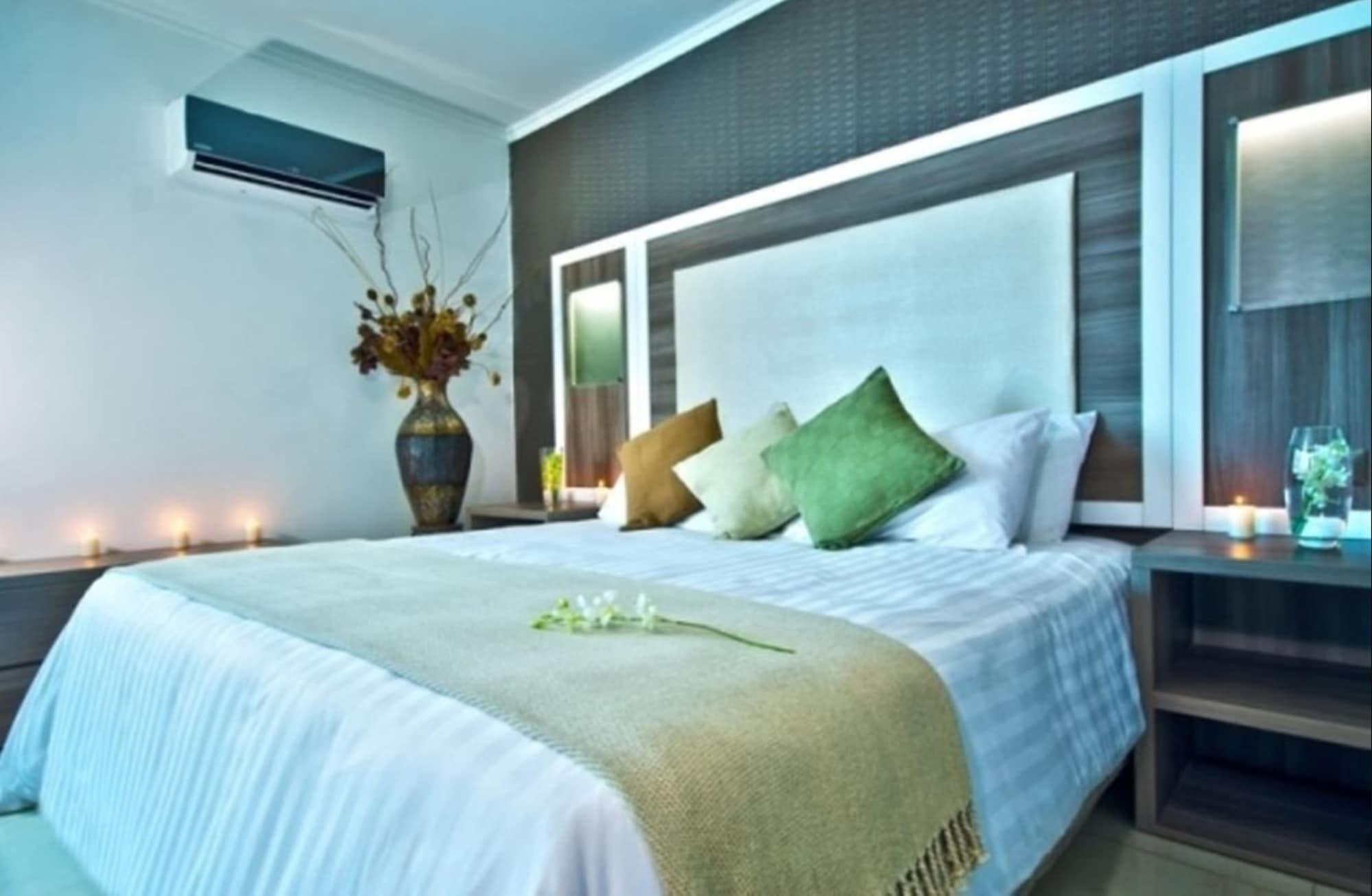 Hotel Bahia Suites Panama City Exterior photo